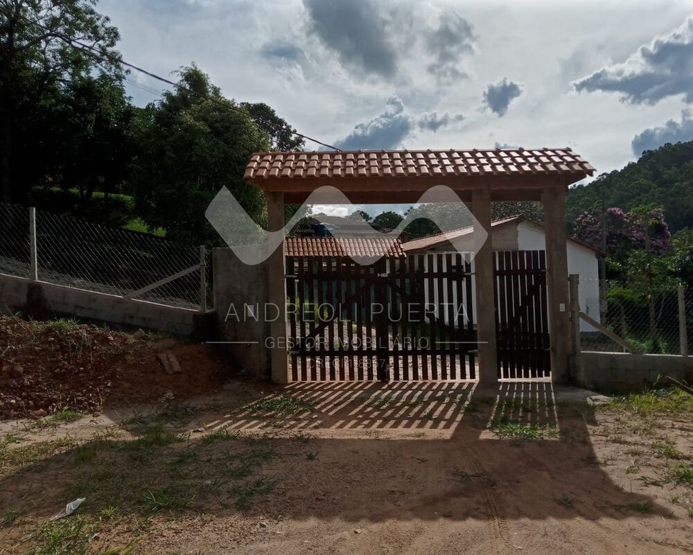 Chácara à venda com 4 quartos, 1560m² - Foto 1