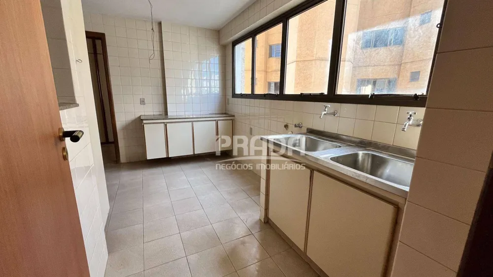 Apartamento, 3 quartos, 236 m² - Foto 2
