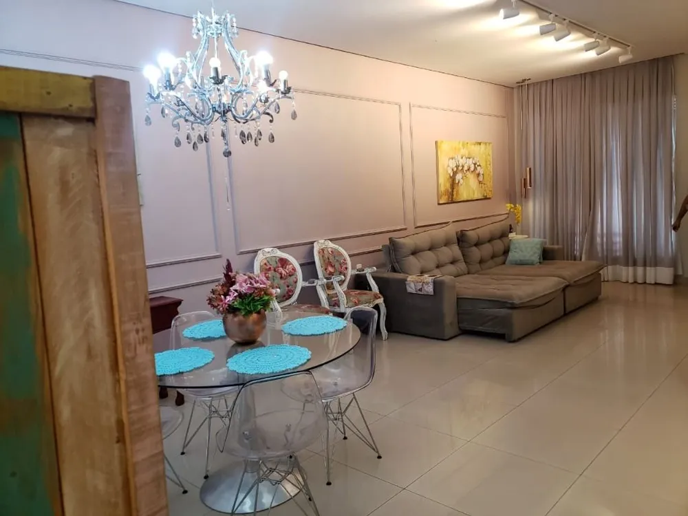 Casa, 4 quartos, 217 m² - Foto 1