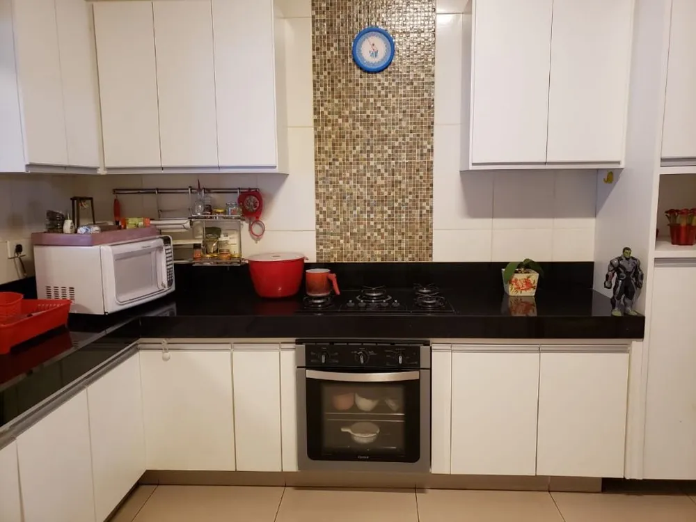 Casa, 4 quartos, 217 m² - Foto 1