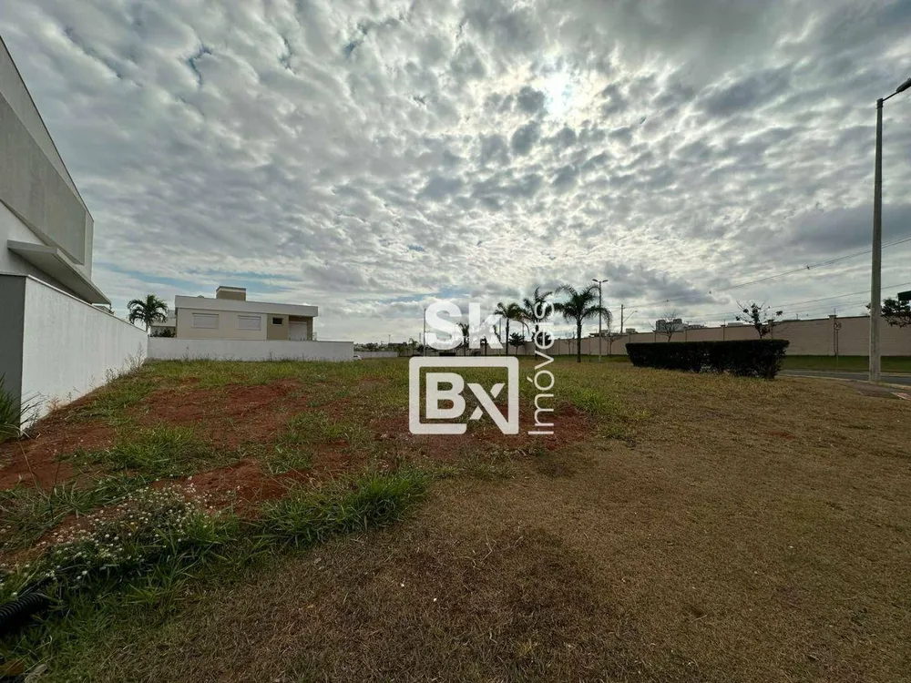 Loteamento e Condomínio, 703 m² - Foto 2