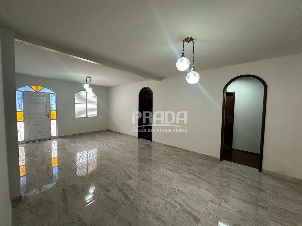 Casa, 4 quartos, 234 m² - Foto 1