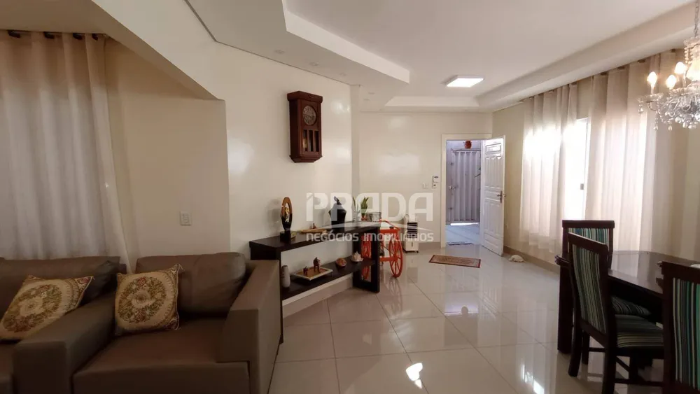 Casa, 3 quartos, 225 m² - Foto 2