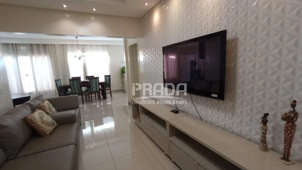 Casa, 3 quartos, 225 m² - Foto 1
