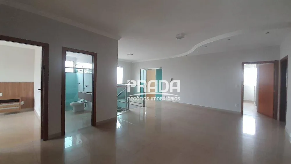 Casa, 5 quartos, 570 m² - Foto 1