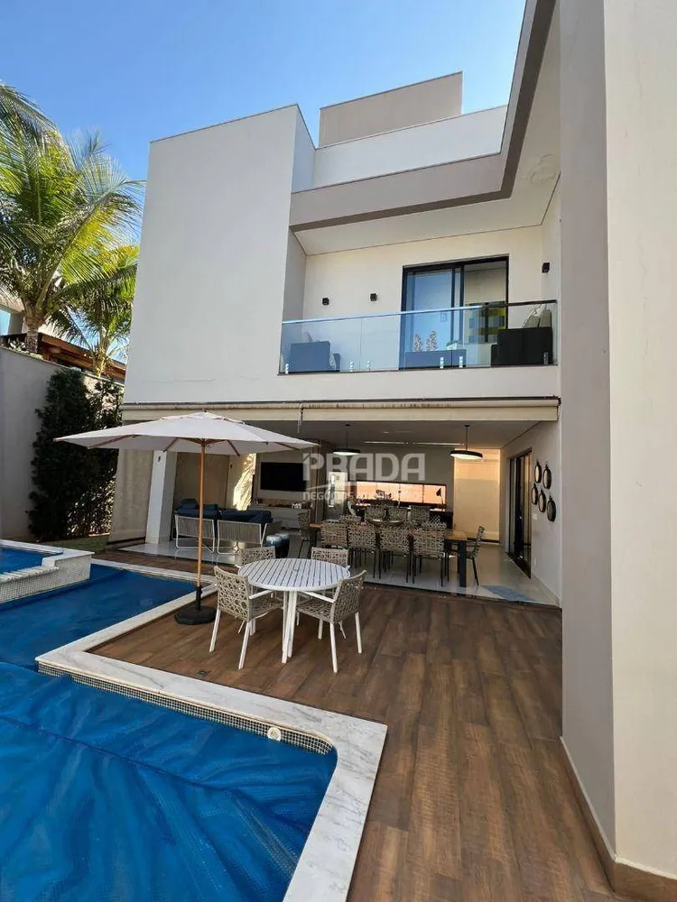 Sobrado, 3 quartos, 289 m² - Foto 2