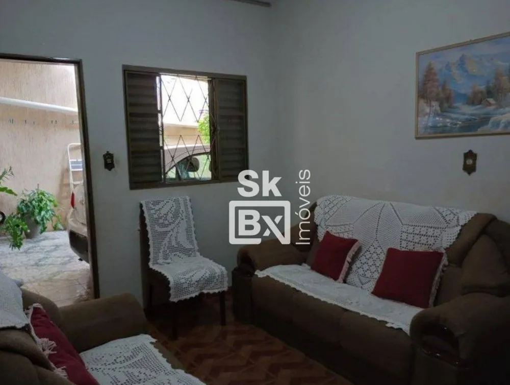 Casa, 4 quartos, 220 m² - Foto 1