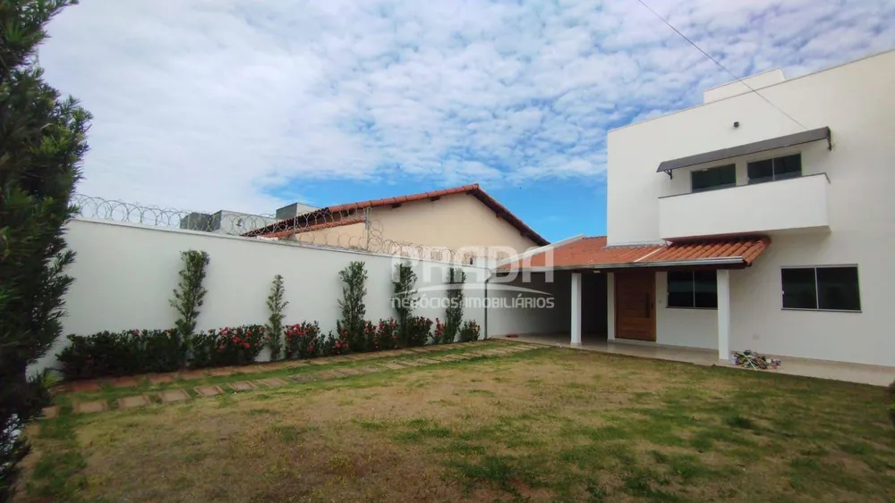 Casa, 5 quartos, 200 m² - Foto 1