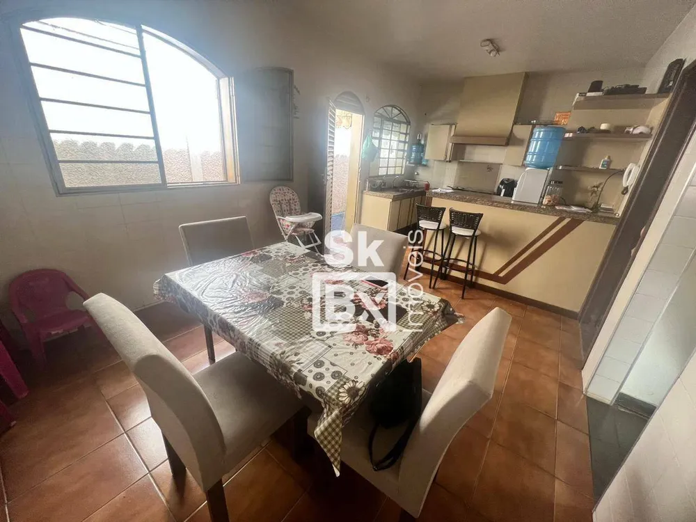 Casa, 3 quartos, 200 m² - Foto 4