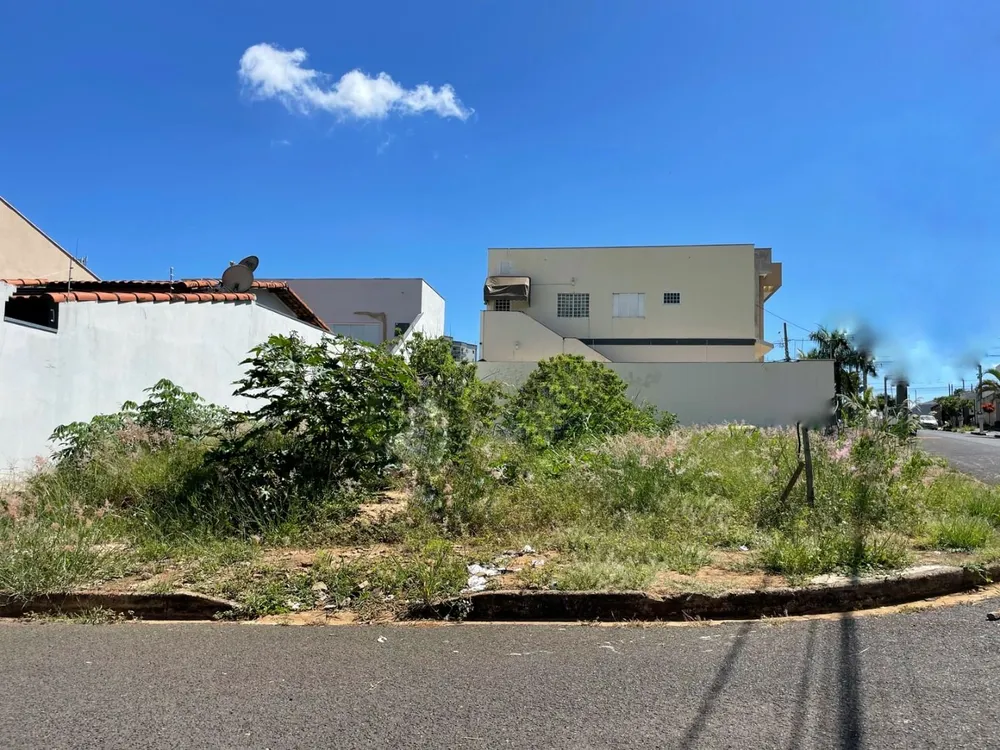 Terreno, 301 m² - Foto 1