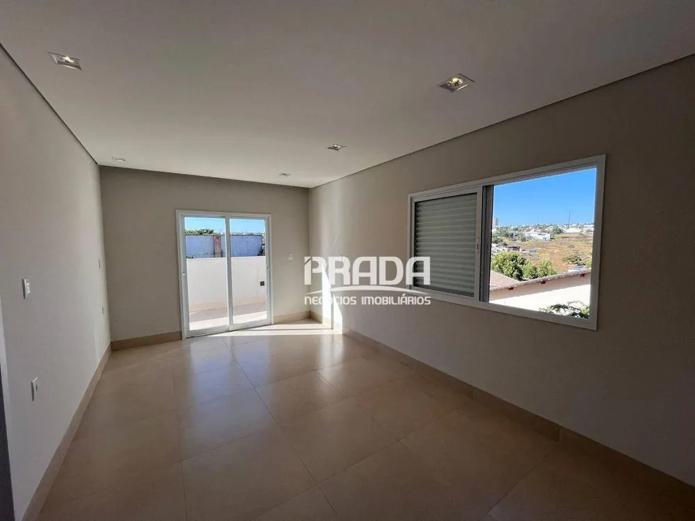 Casa, 3 quartos, 250 m² - Foto 1