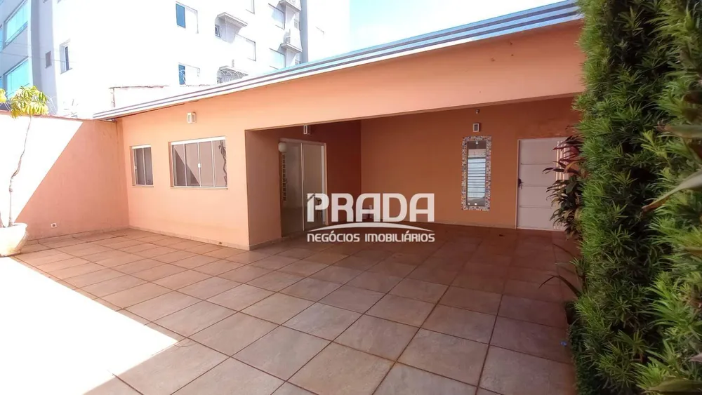 Casa, 3 quartos, 228 m² - Foto 1