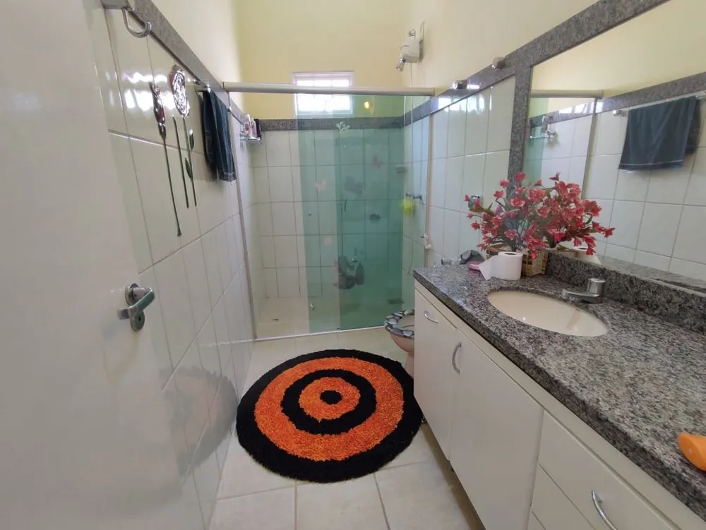 Casa, 3 quartos, 240 m² - Foto 1