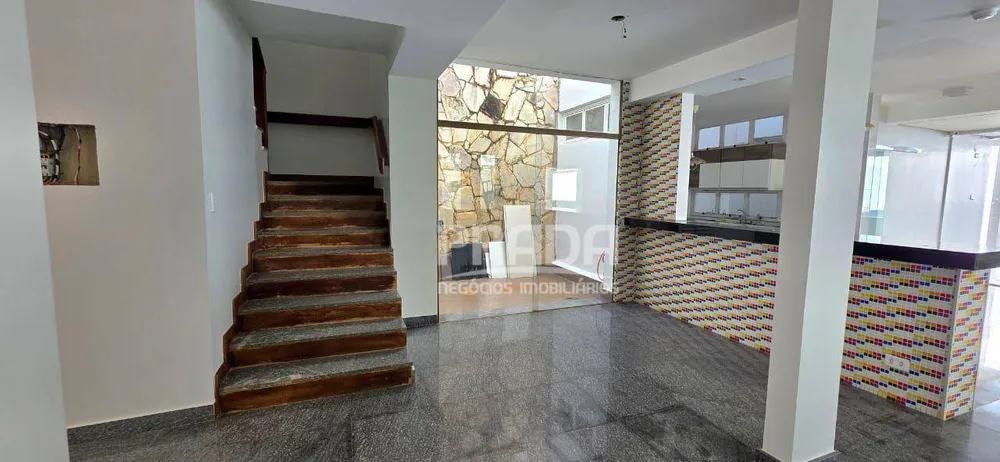 Casa, 4 quartos, 300 m² - Foto 3