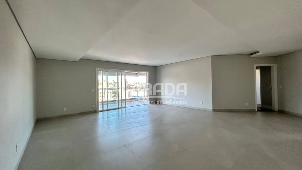 Apartamento, 3 quartos, 186 m² - Foto 1