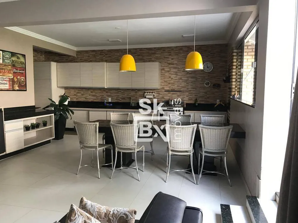 Casa, 5 quartos, 280 m² - Foto 1
