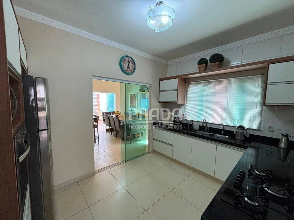 Casa, 3 quartos, 180 m² - Foto 4