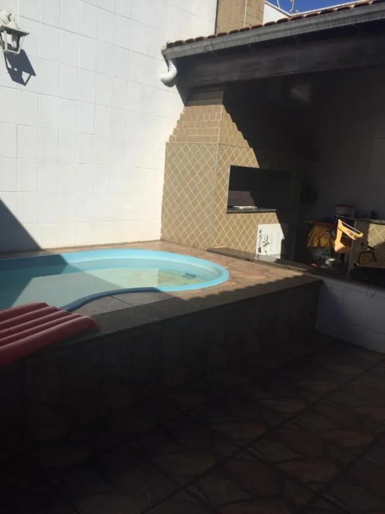 Casa, 3 quartos, 186 m² - Foto 1