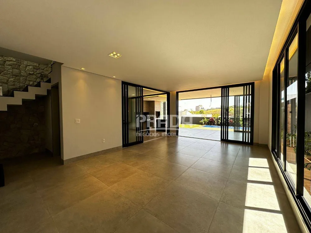Sobrado, 4 quartos, 298 m² - Foto 2