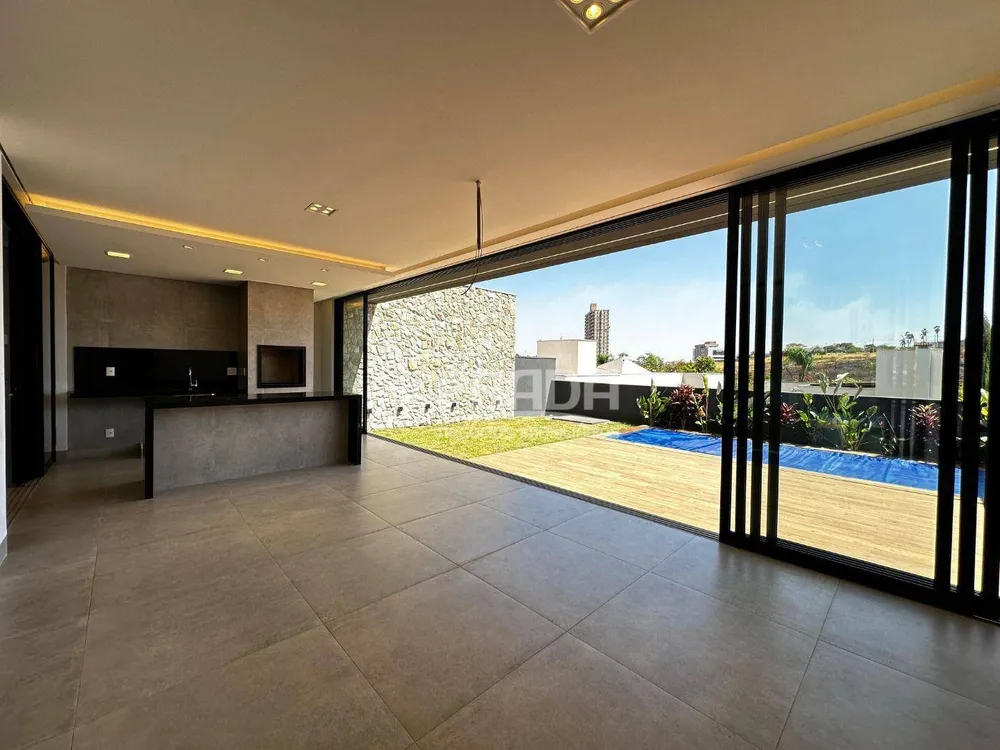 Sobrado, 4 quartos, 298 m² - Foto 1