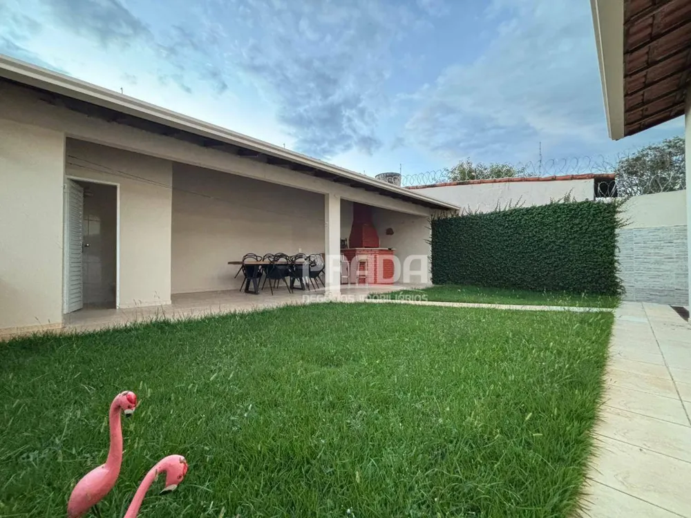 Casa, 3 quartos, 202 m² - Foto 1