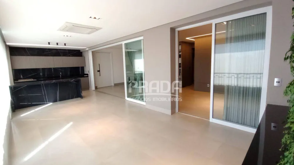 Apartamento, 3 quartos, 194 m² - Foto 1