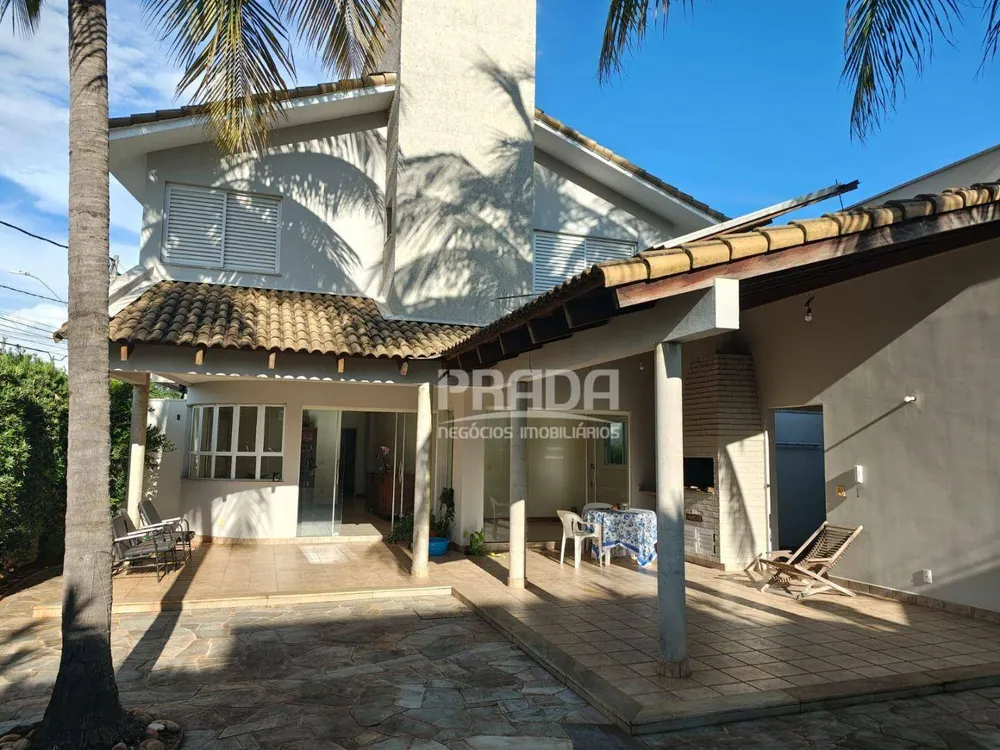 Casa, 4 quartos, 305 m² - Foto 1
