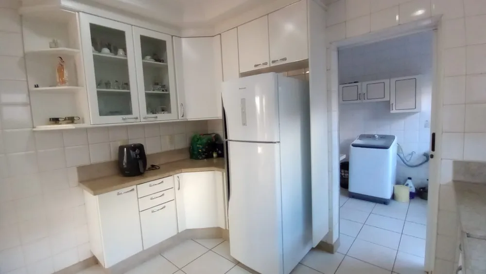 Casa, 4 quartos, 305 m² - Foto 1