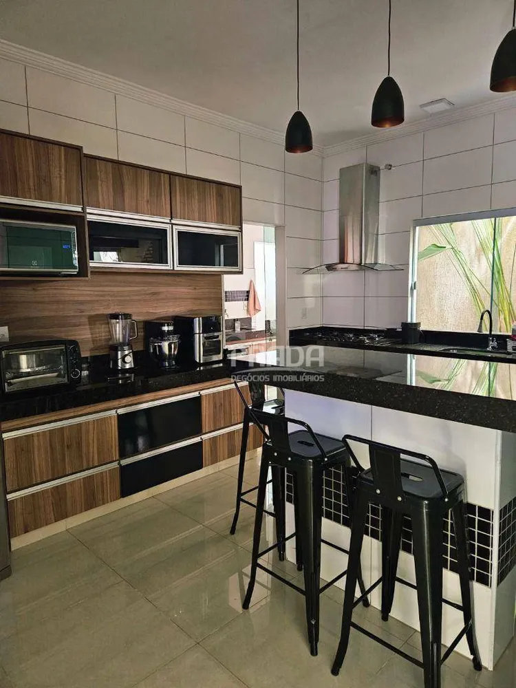 Casa, 4 quartos, 225 m² - Foto 7