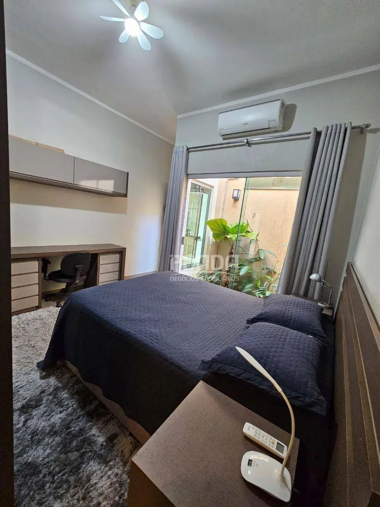 Casa, 4 quartos, 225 m² - Foto 4
