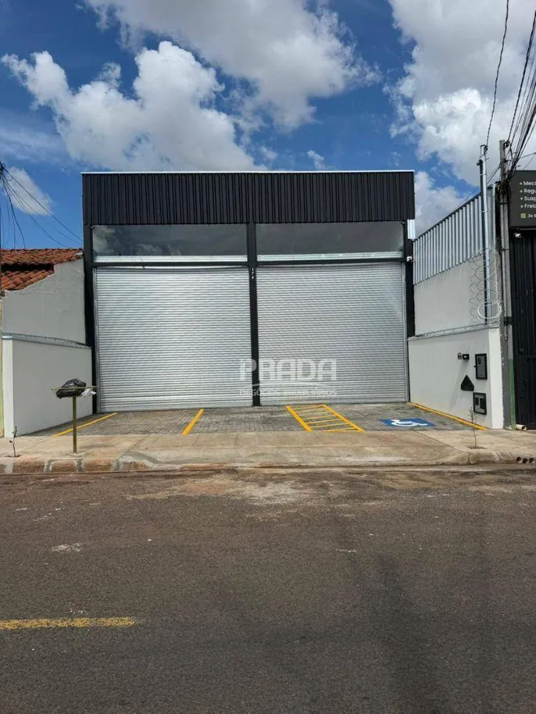 Depósito-Galpão, 208 m² - Foto 1