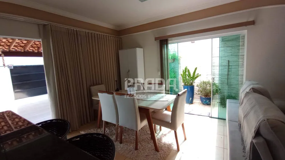 Casa, 3 quartos, 200 m² - Foto 2