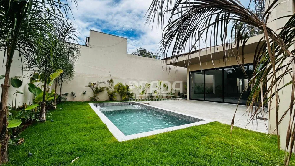 Casa, 3 quartos, 222 m² - Foto 1