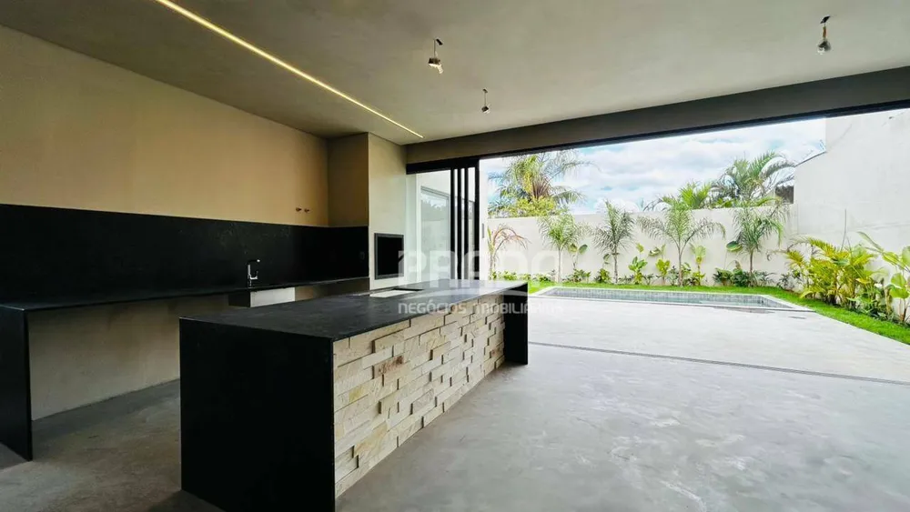 Casa, 3 quartos, 222 m² - Foto 2