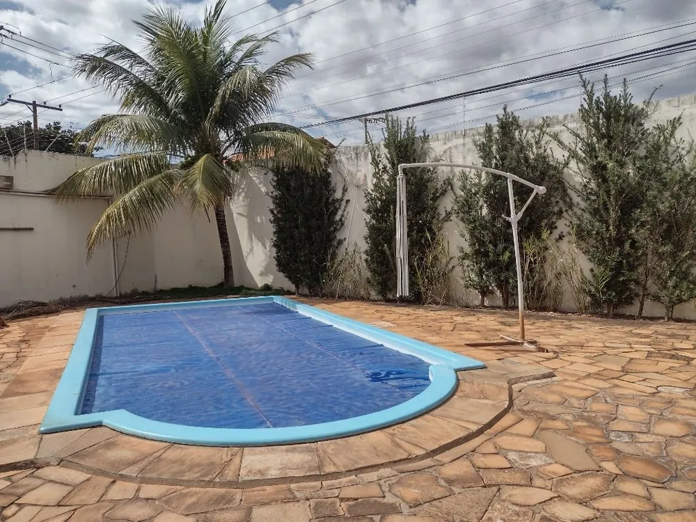 Casa, 4 quartos, 262 m² - Foto 1