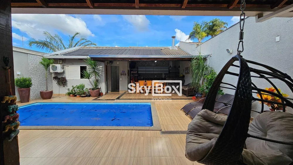 Casa, 3 quartos, 241 m² - Foto 2