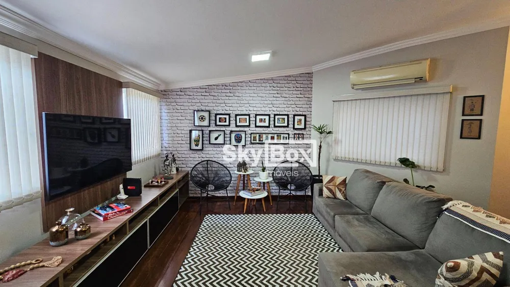 Casa, 3 quartos, 241 m² - Foto 4