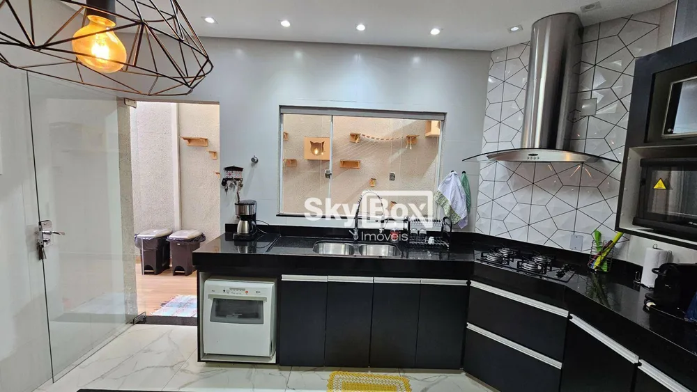 Casa, 3 quartos, 241 m² - Foto 6