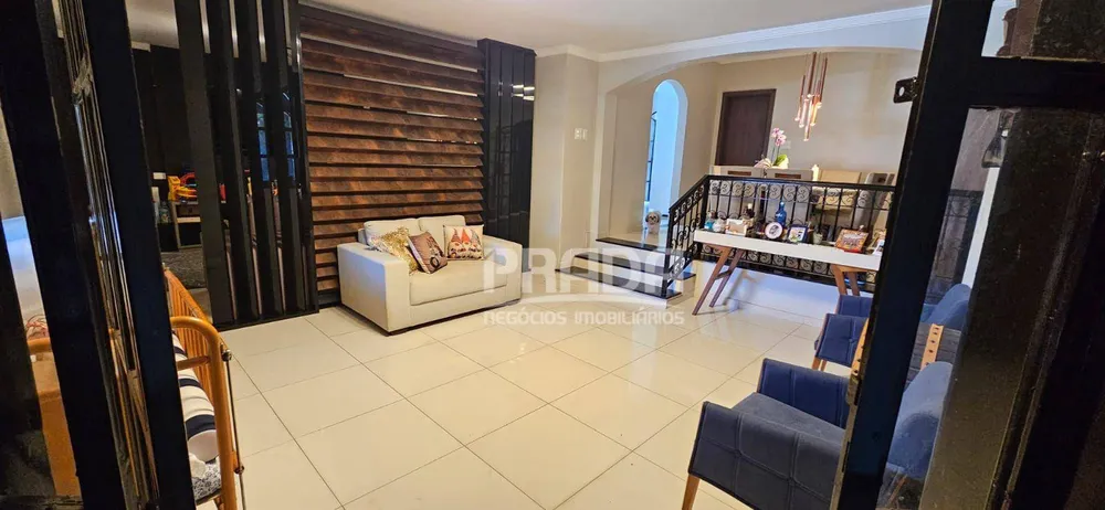 Casa, 3 quartos, 322 m² - Foto 1