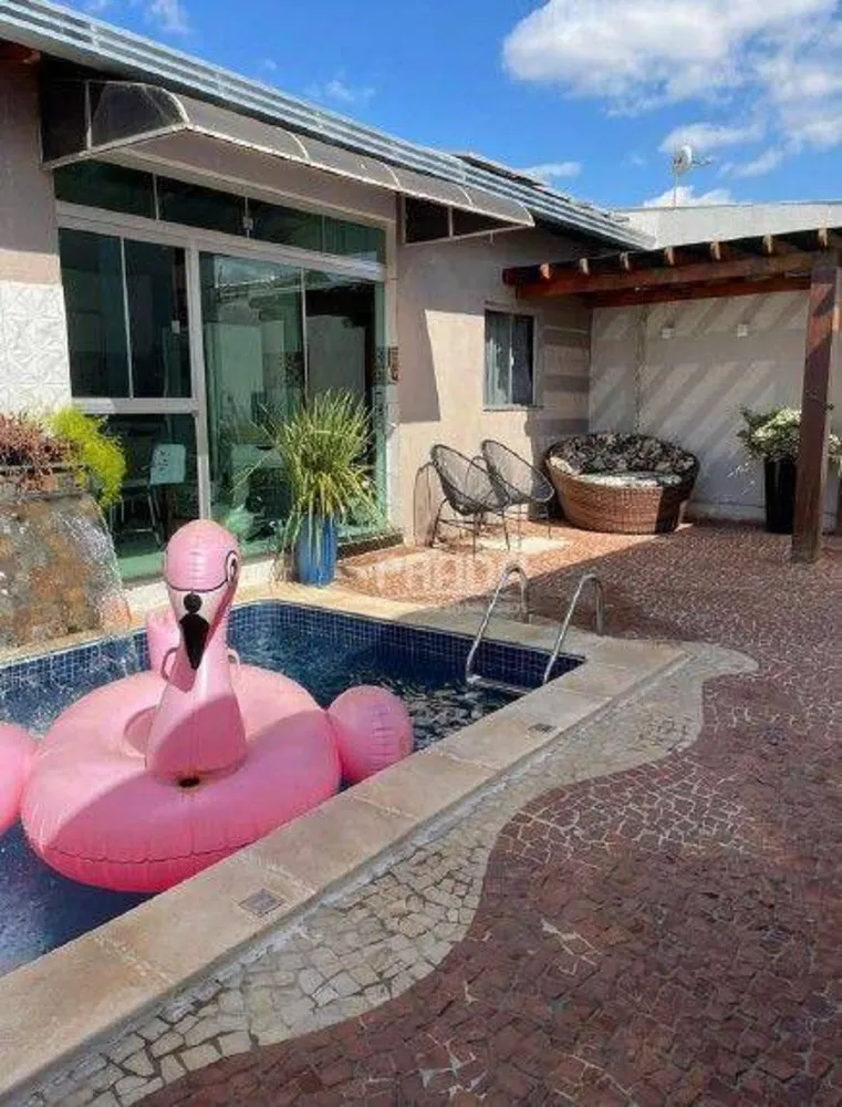 Casa, 4 quartos, 154 m² - Foto 1