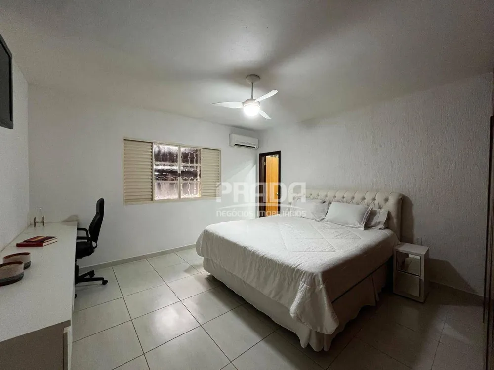 Casa, 3 quartos, 241 m² - Foto 3