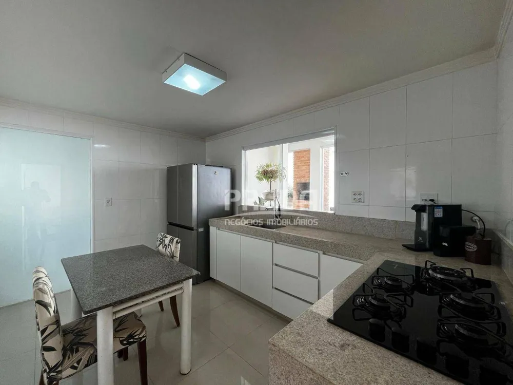 Casa, 3 quartos, 241 m² - Foto 16