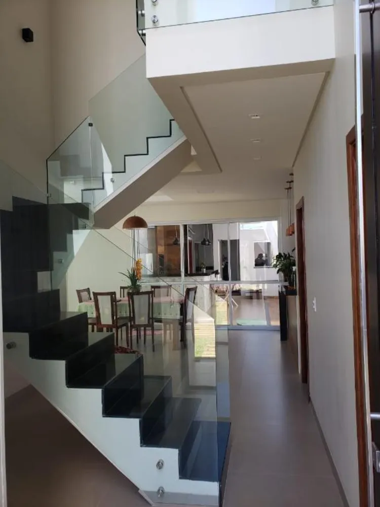 Casa, 4 quartos, 230 m² - Foto 1