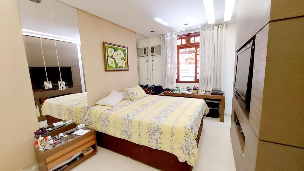 Casa à venda com 5 quartos, 79m² - Foto 9