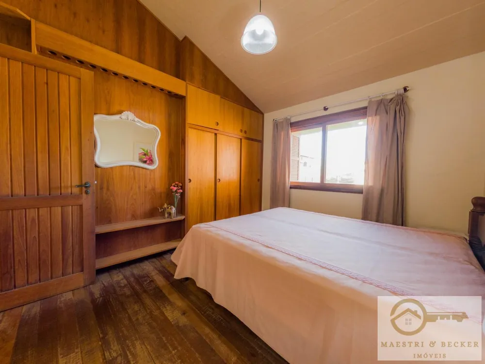 Casa, 5 quartos, 280 m² - Foto 1