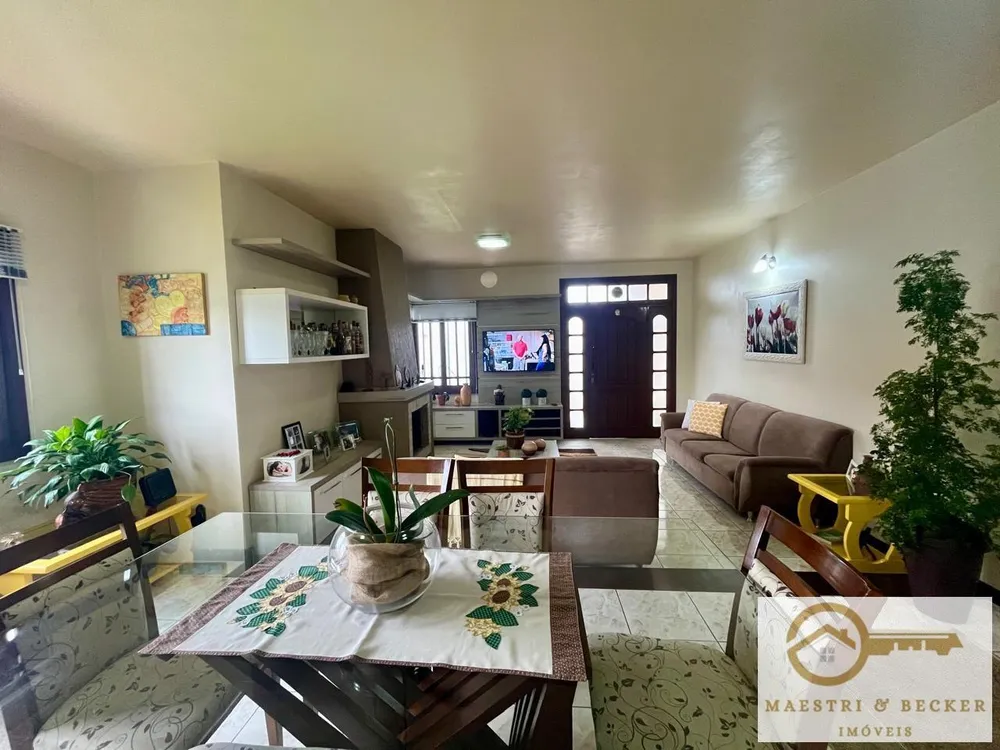 Casa, 4 quartos, 182 m² - Foto 1