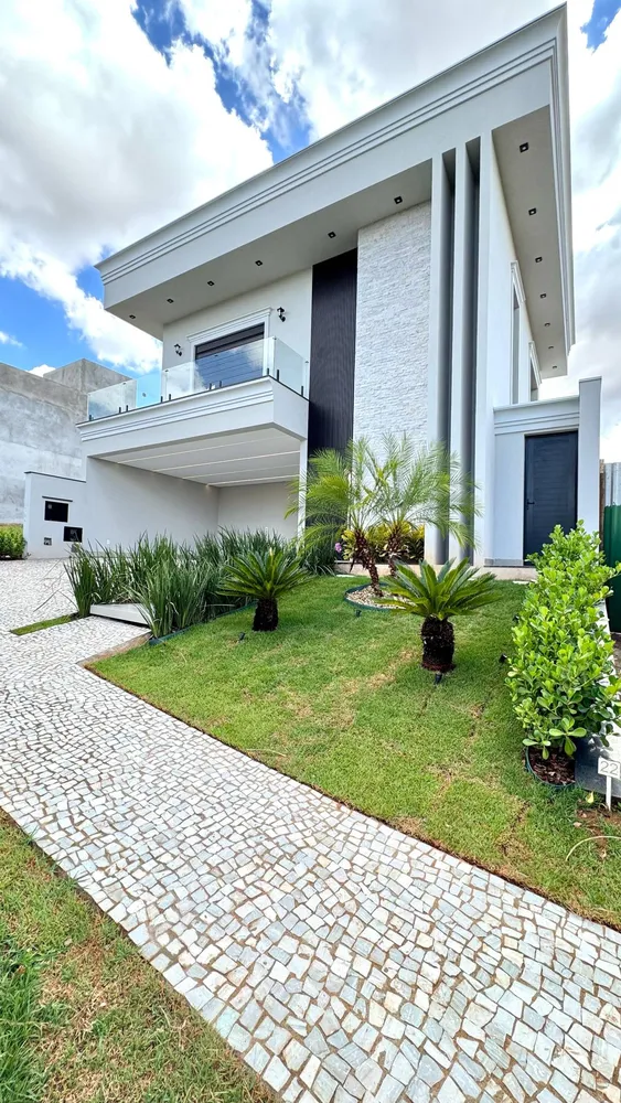 Casa, 4 quartos, 230 m² - Foto 1