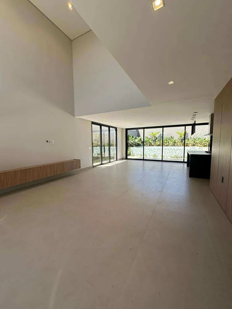 Casa, 3 quartos, 240 m² - Foto 2