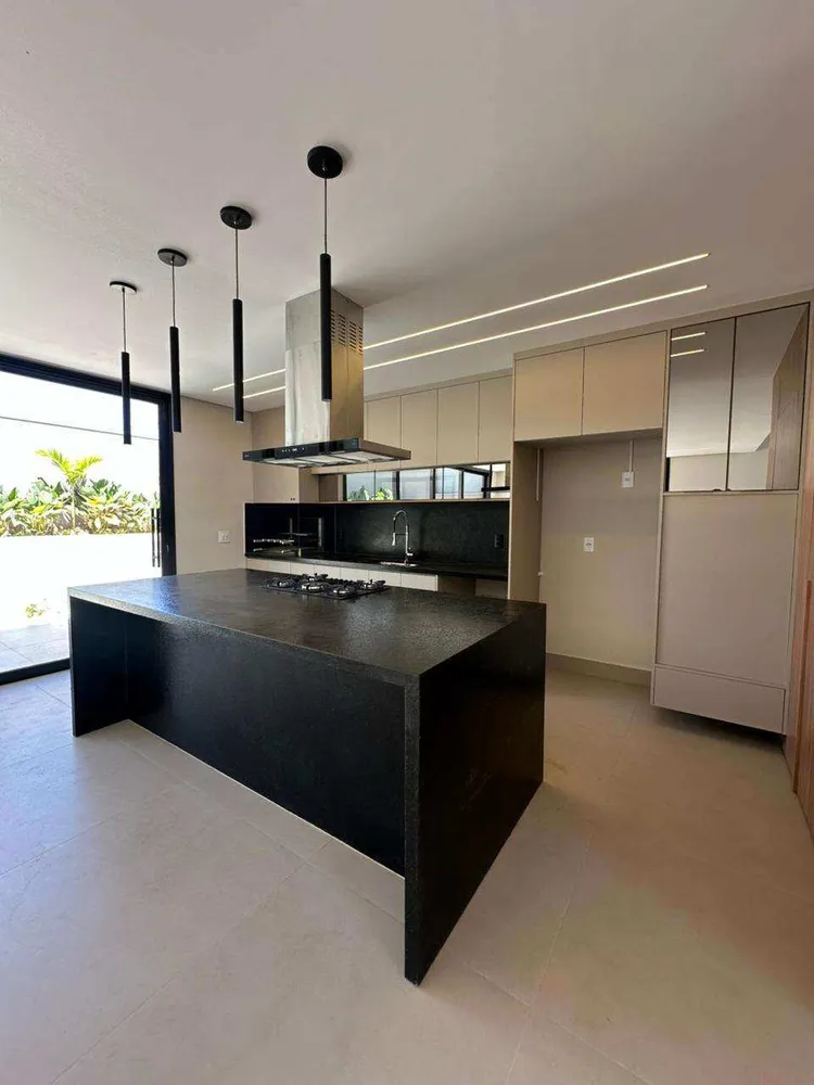 Casa, 3 quartos, 240 m² - Foto 3