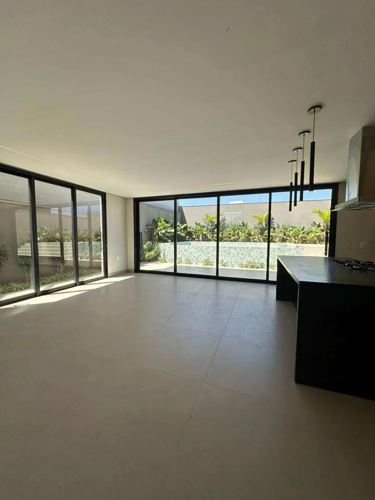 Casa, 3 quartos, 240 m² - Foto 4